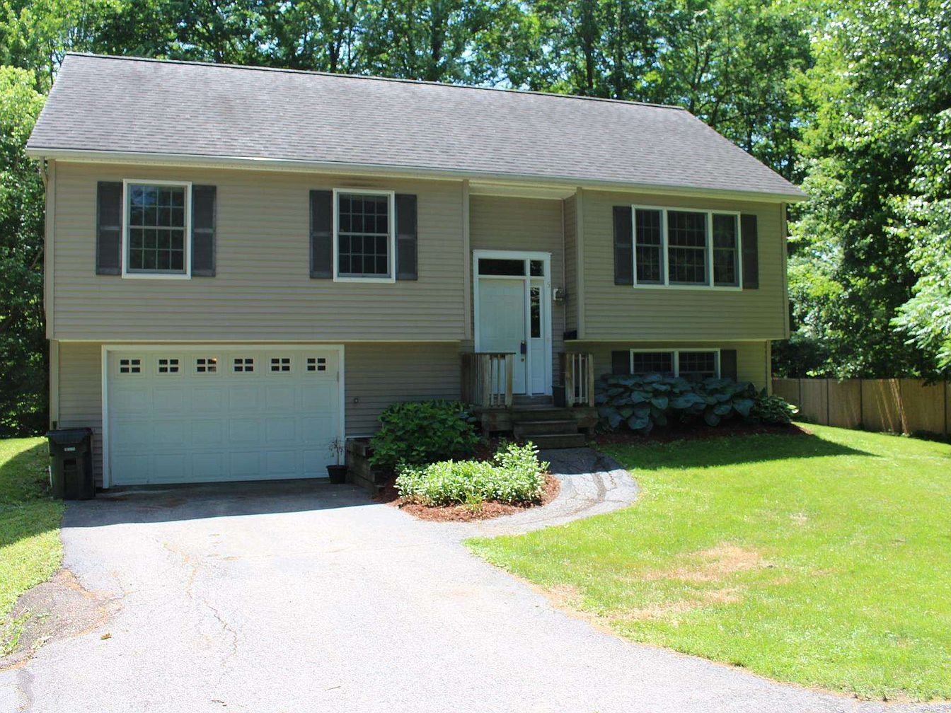 5 Francis Dr, Essex Junction